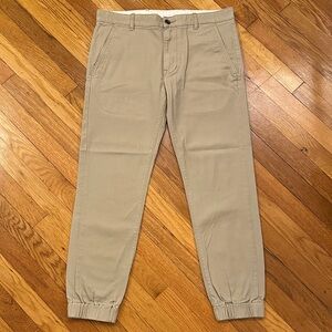 Levi's Men's Light Khaki Jogger-Style Chino Pants